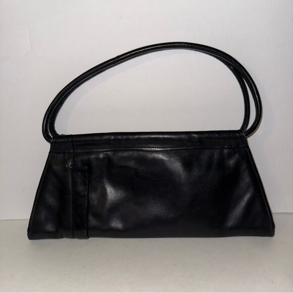 VNTG CHAOS Elegant Black Leather Women'S shoulder bag with side zips - Picture 6 of 6